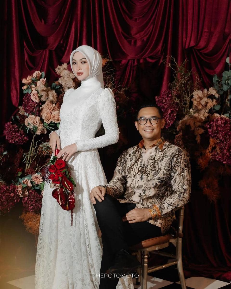 From the engagement of @indahnadapuspita & @dhaniyahyaThe easiest ‘yes’ I’ve ever said to the ha-4.jpg