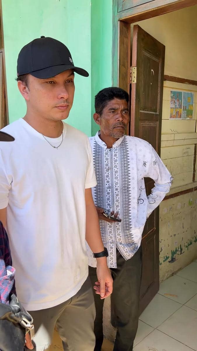 Potret Nicholas Saputra salurkan bantuan ke sekolah di Aceh Tengah