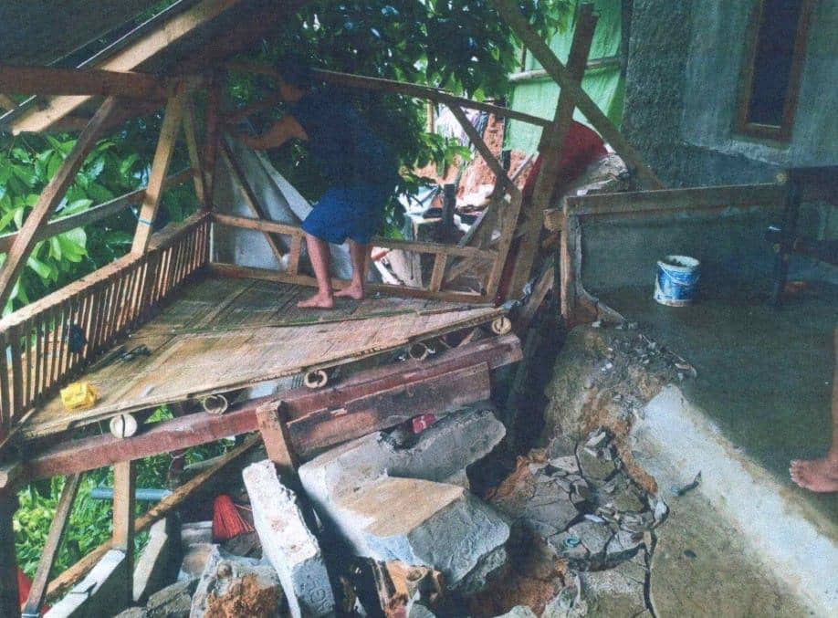 Longsor di Bayah Lebak, Tujuh Rumah Warga Rusak Tergerus Tebing (Dok. IDN Times/Sandi)