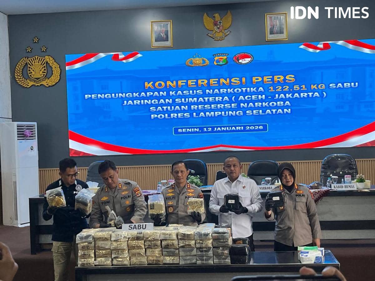 Konferensi pers pengungkapan kasus narkotika jenis sabu seberat 122,51 Kg digelar Satresnarkoba Polres Lampung.