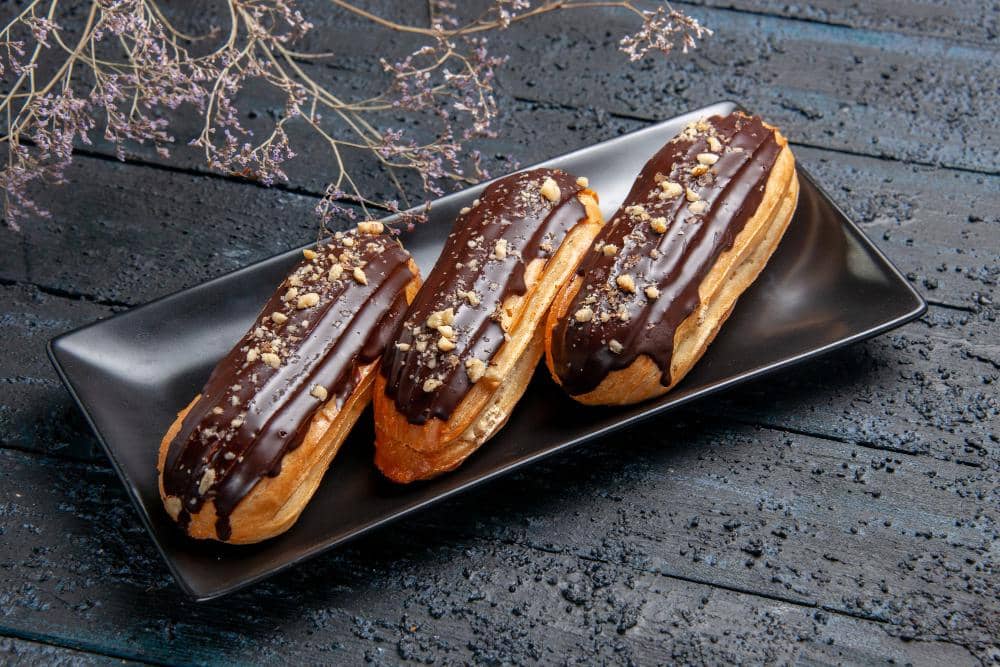 5 Tips Membuat Glasir Eclair yang Mengilap dan Tidak Retak