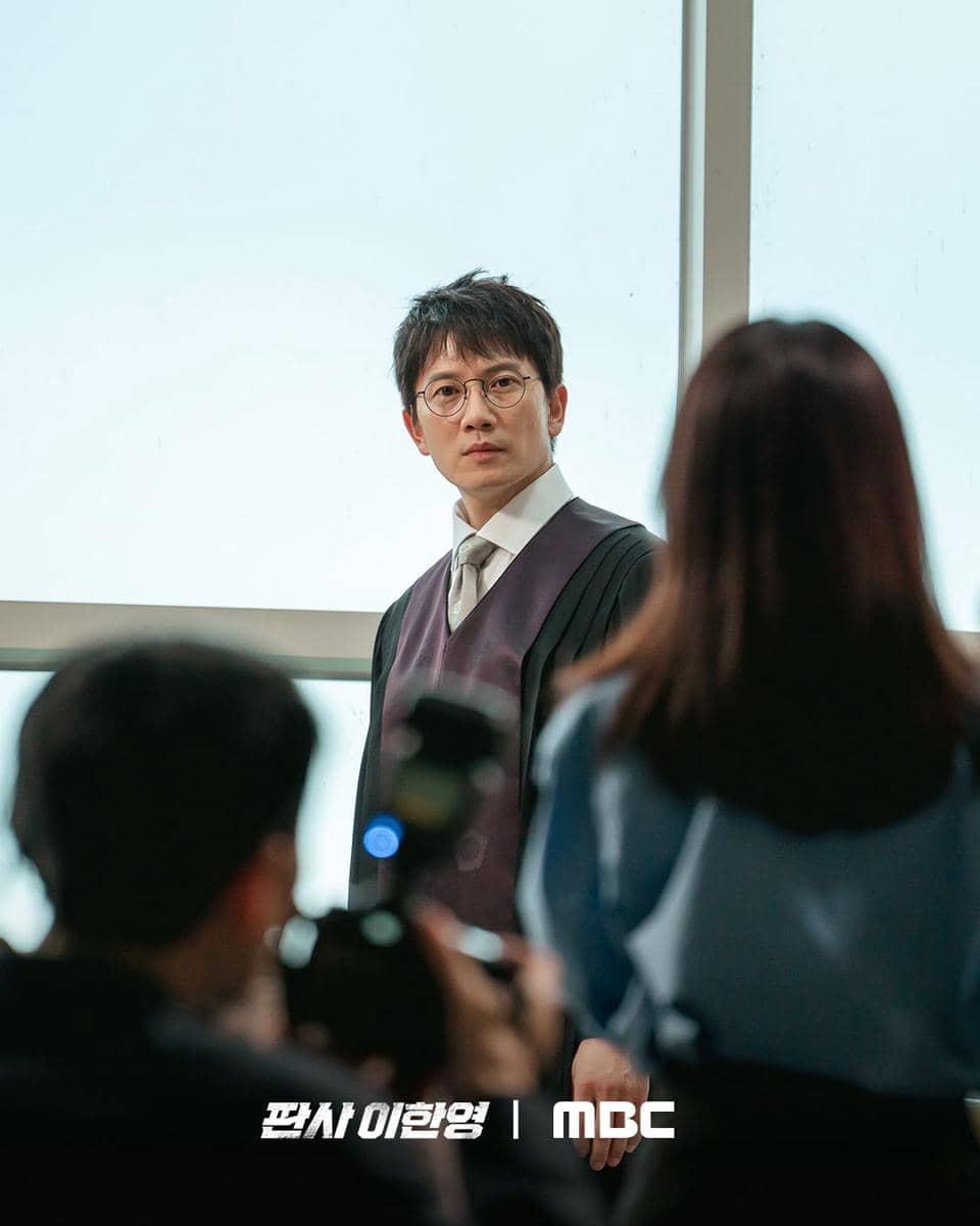 Ji Sung di drakor The Judge Returns