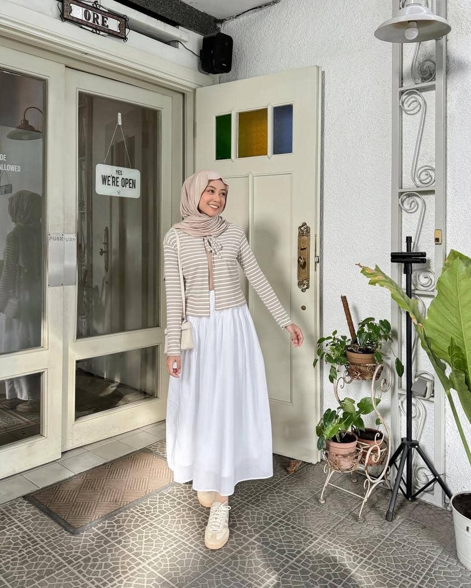 referensi style hangout ke cafe ala Meirani Amalia