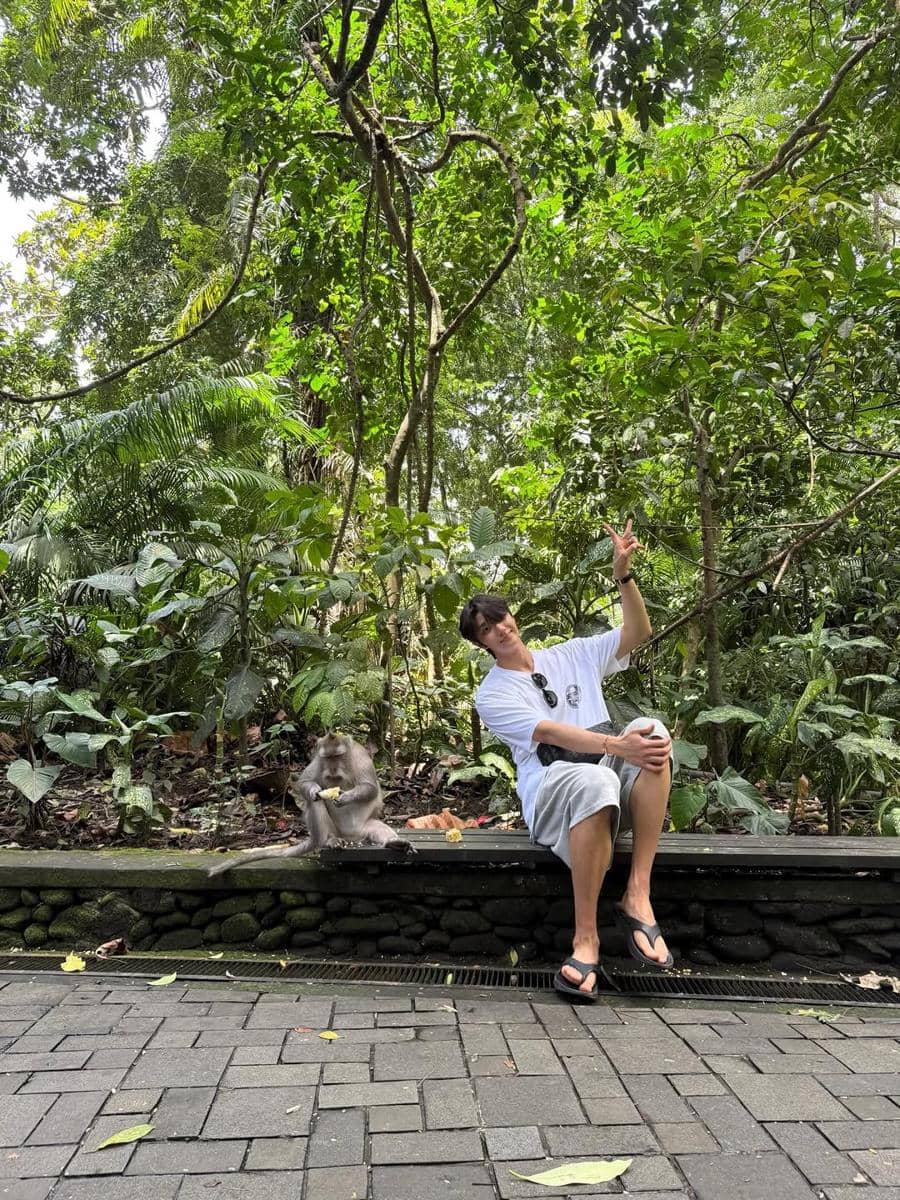 potret Kim Jae Won liburan di Bali