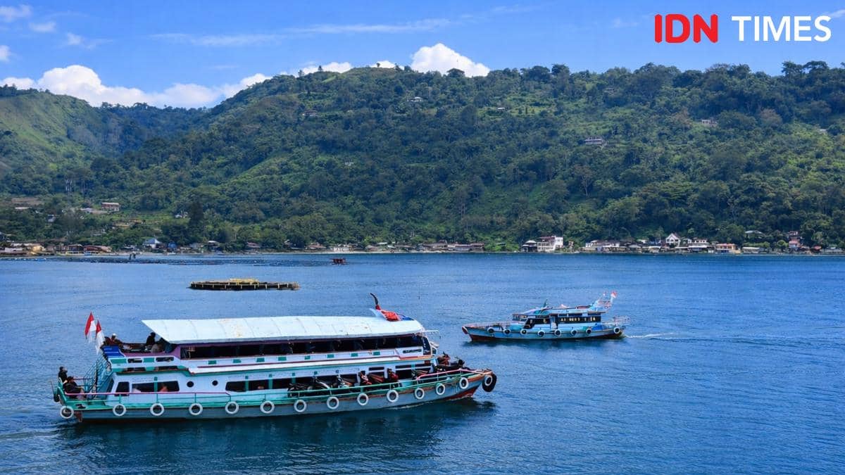 Danau Toba (Mangara Wahyudi)