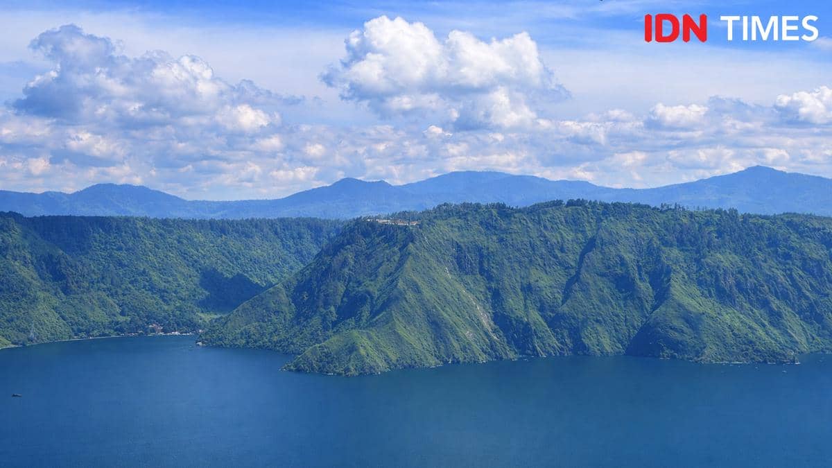 Danau Toba (Mangara Wahyudi)