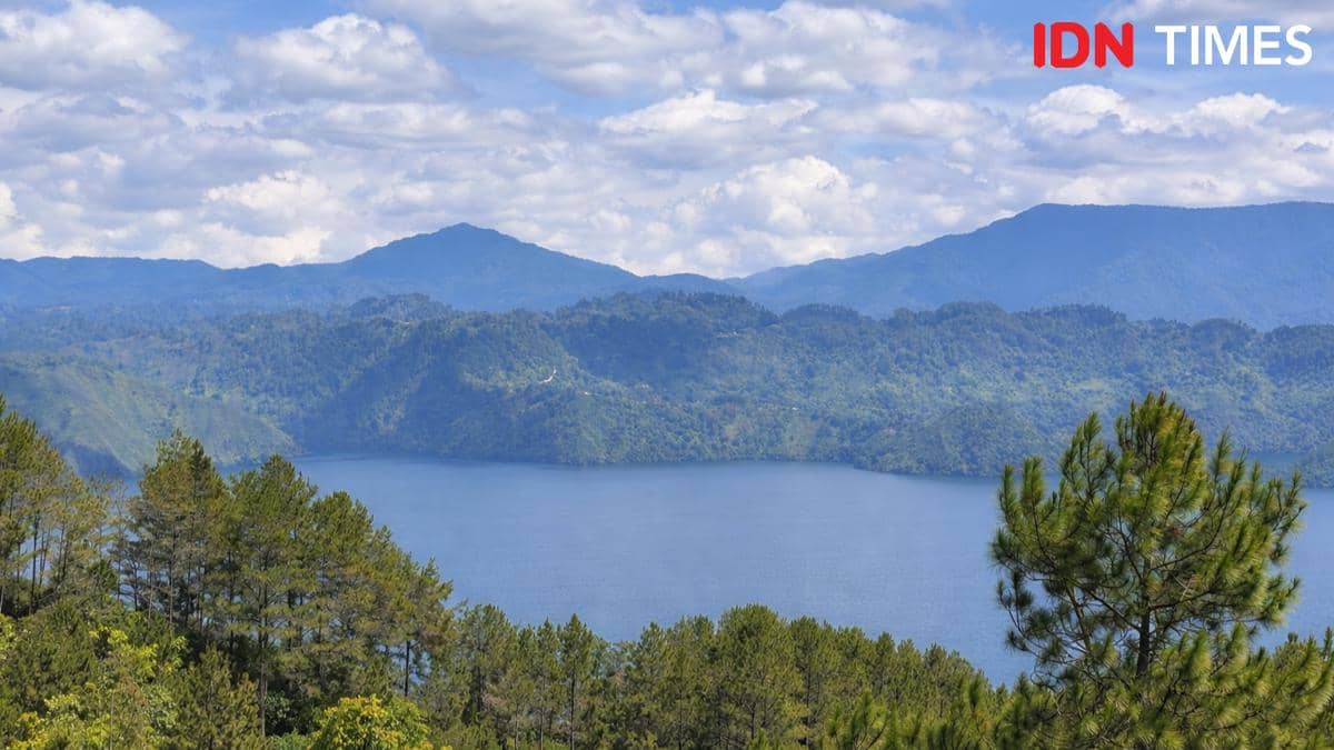 Danau Toba (Mangara Wahyudi)