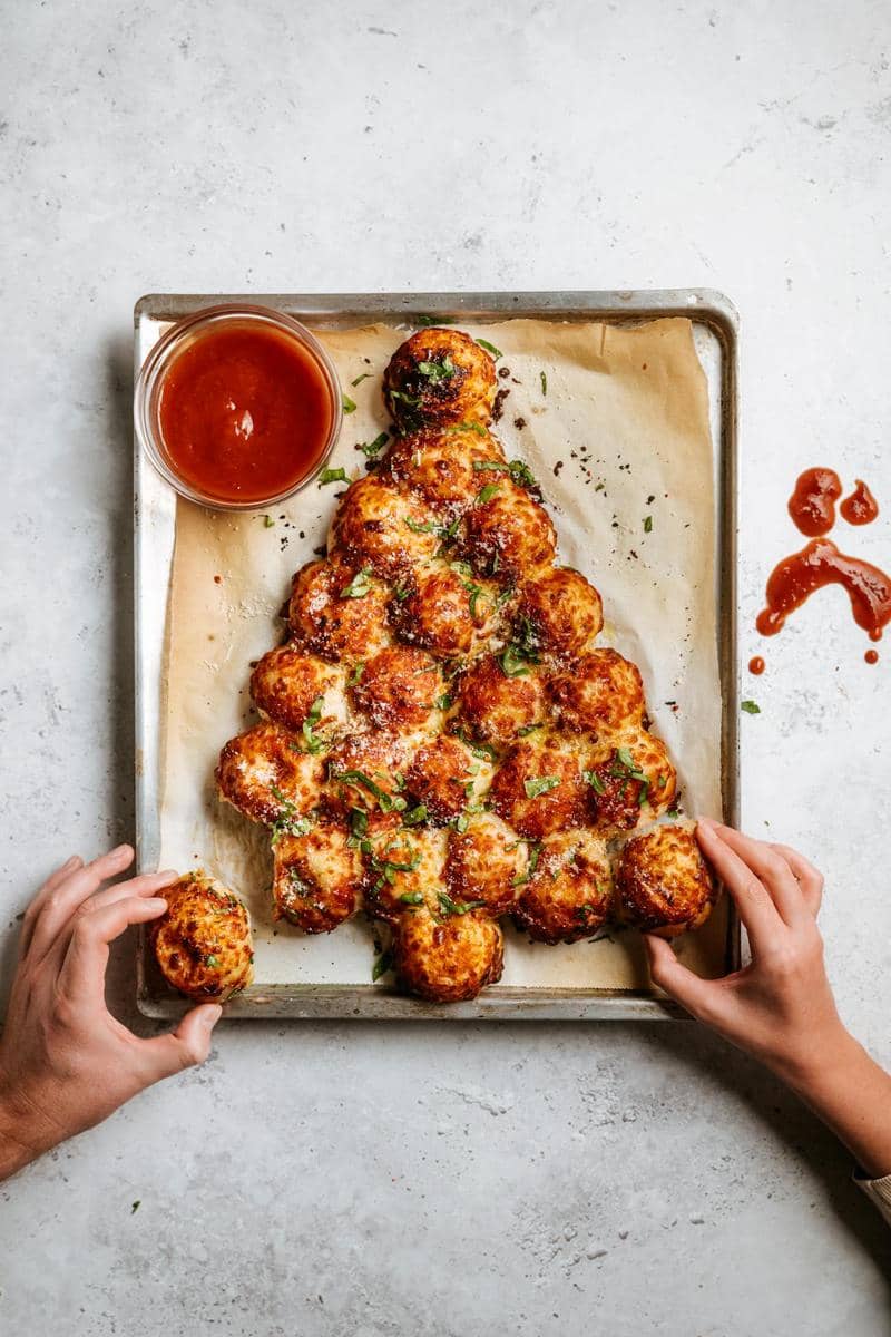 ilustrasi pull apart bread 