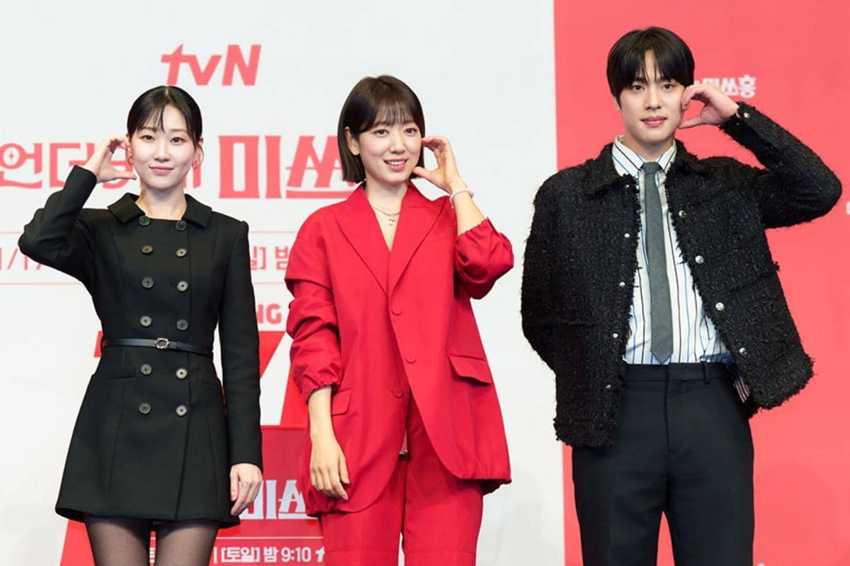 Konferensi pers Undercover Miss Hong