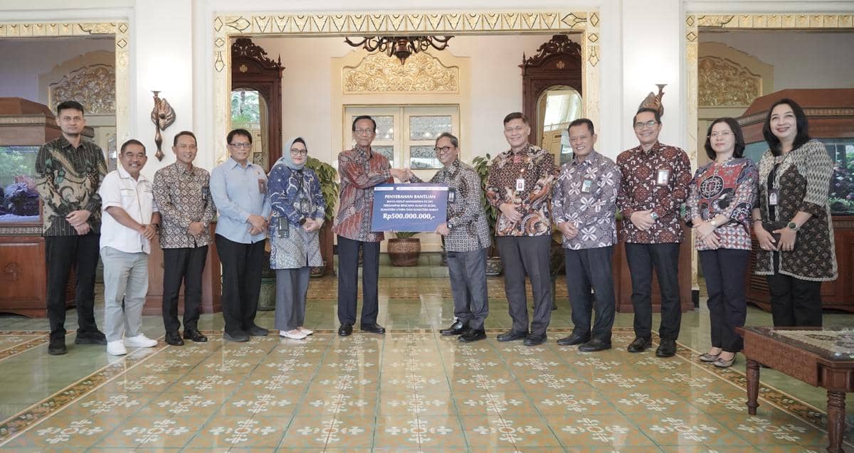  Sri Sultan saat menerima Badan Musyawarah Perbankan Daerah (BMPD) DIY dan Forum Komunikasi Industri Jasa Keuangan (FKIJK) DIY di Gedhong Wilis, Kompleks kepatihan, Yogyakarta, Selasa (13/1/2026). (Dok. Istimewa)