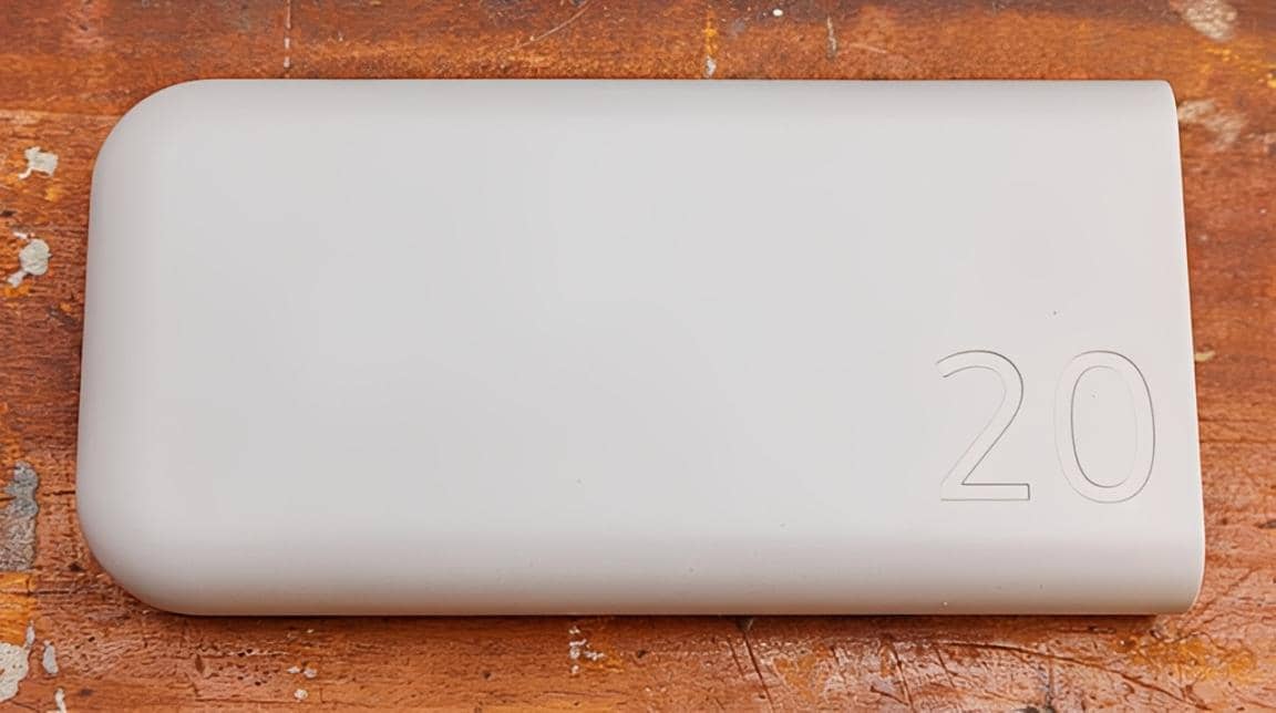 Ilustrasi kondisi fisik power bank yang masih baik