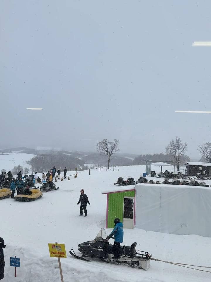 Via Vallen berwisata salju di Asahikawa