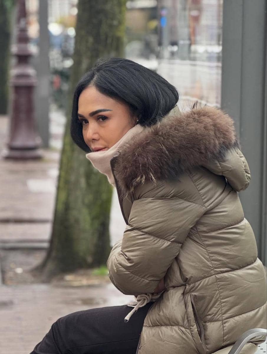 Yuni Shara dan Cavin liburan berdua di Barcelona