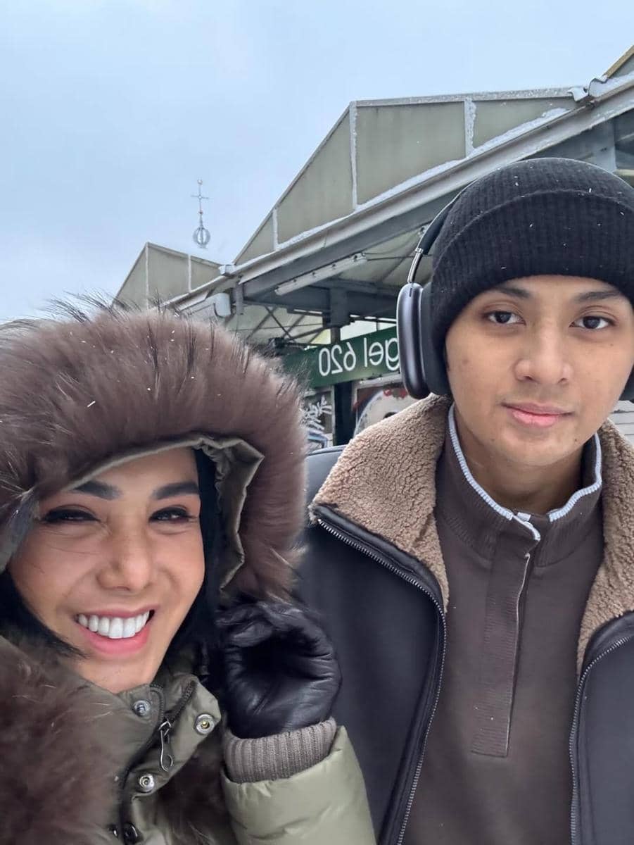 Yuni Shara dan Cavin liburan berdua di Barcelona