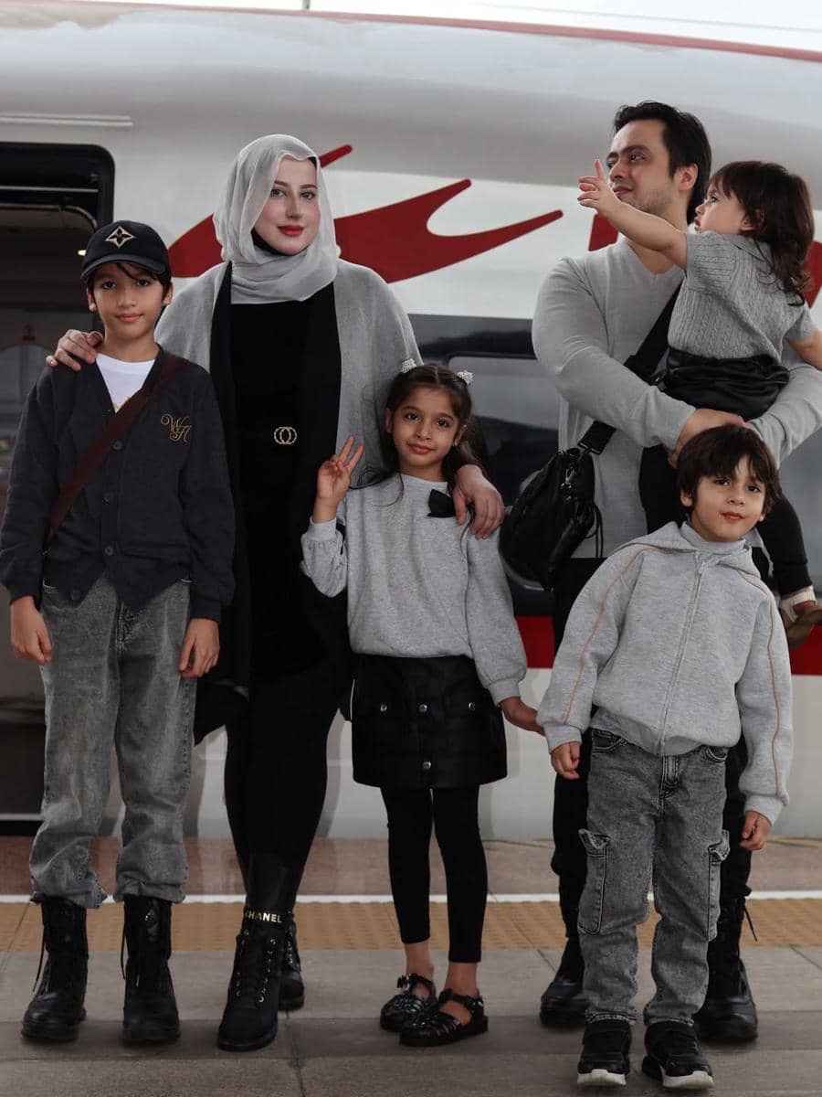 Tasyi Athasyia ajak anak-anak liburan ke Bandung