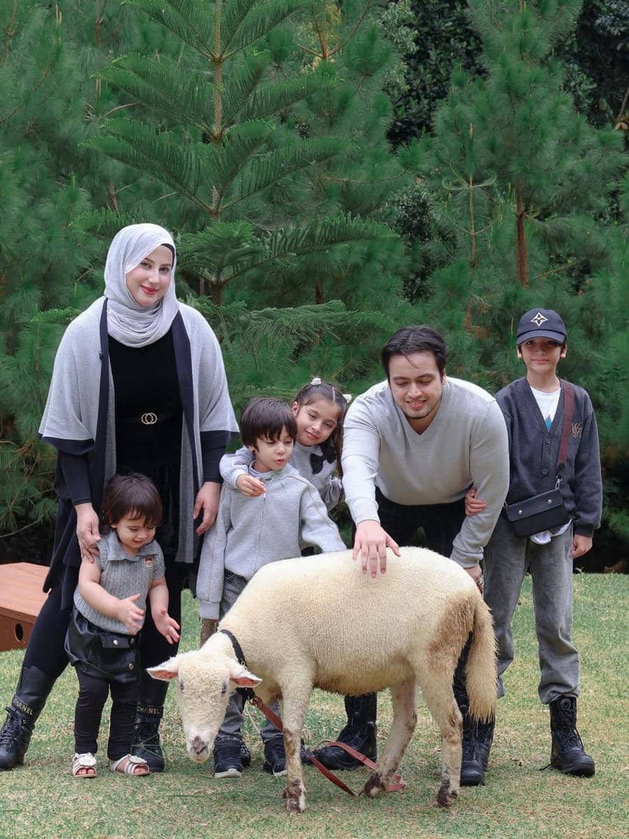 Tasyi Athasyia ajak anak-anak liburan ke Bandung