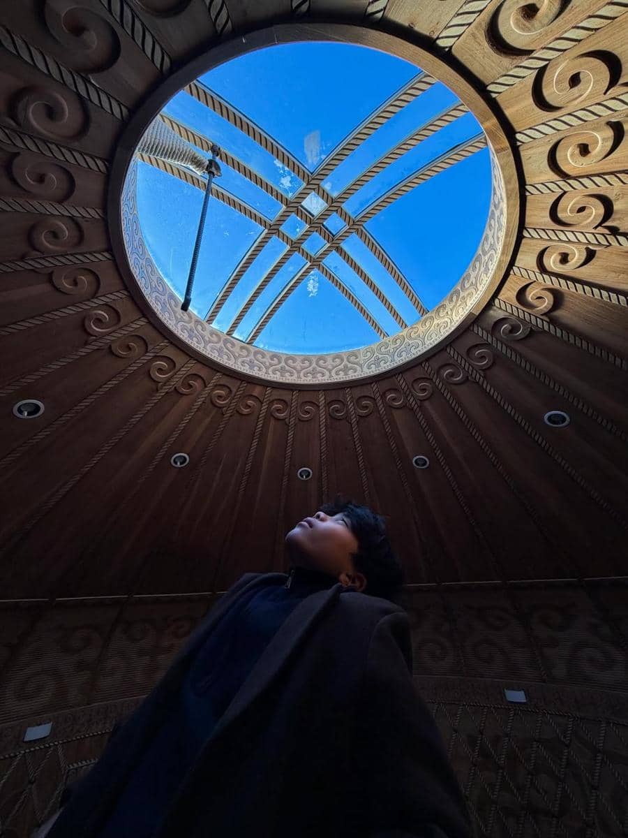 Saaih Halilintar menikmati pesona Charyn Canyon National Park