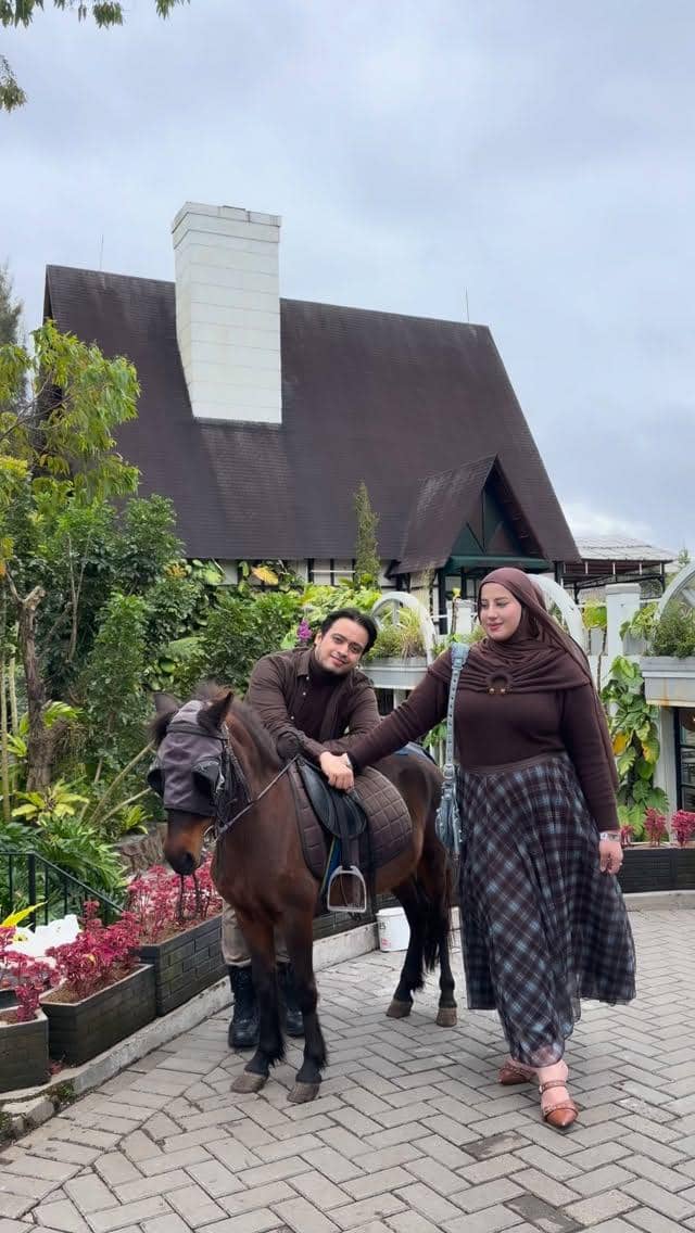 Tasyi Athasyia ajak anak-anak liburan ke Bandung