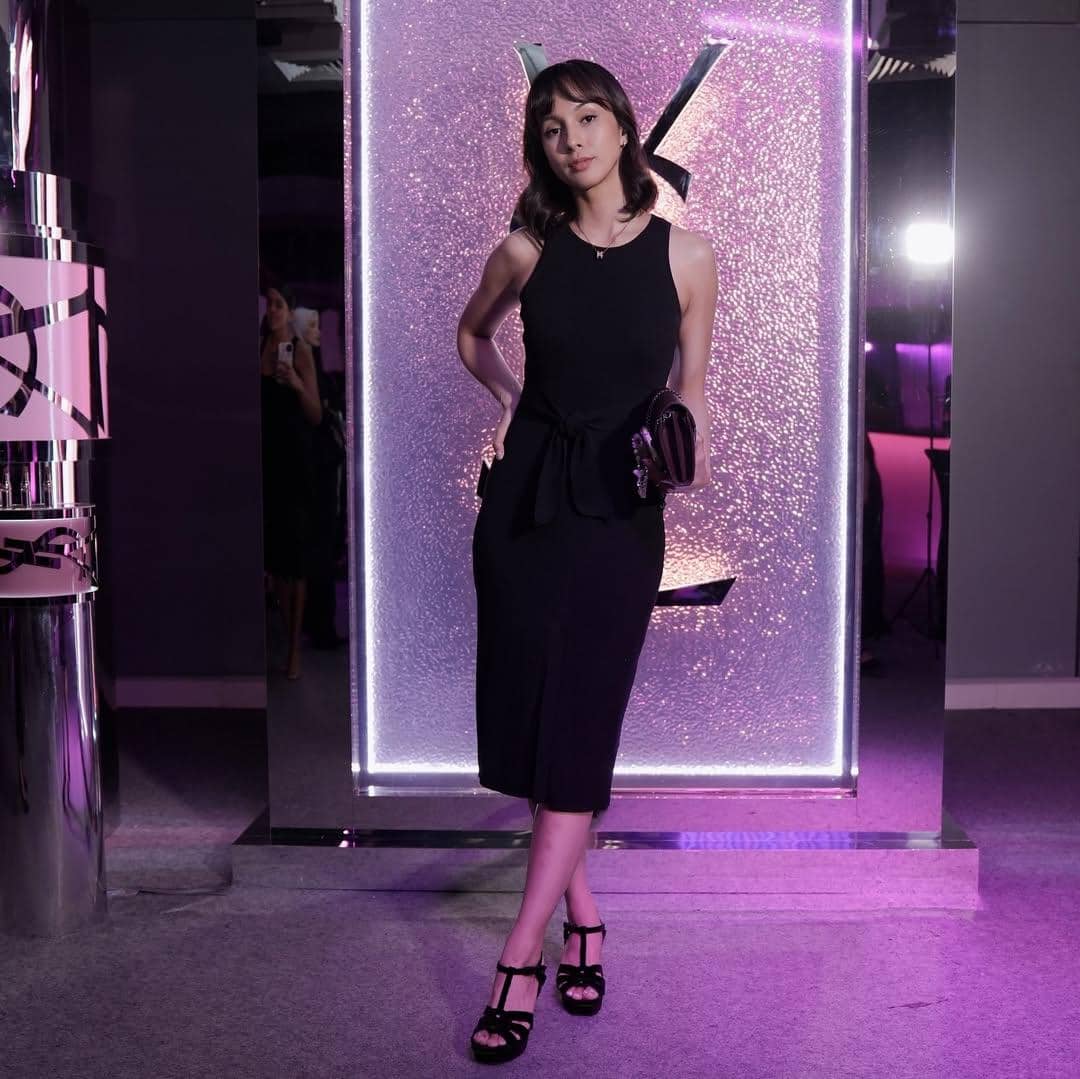 Inspirasi OOTD cast Penerbangan Terakhir