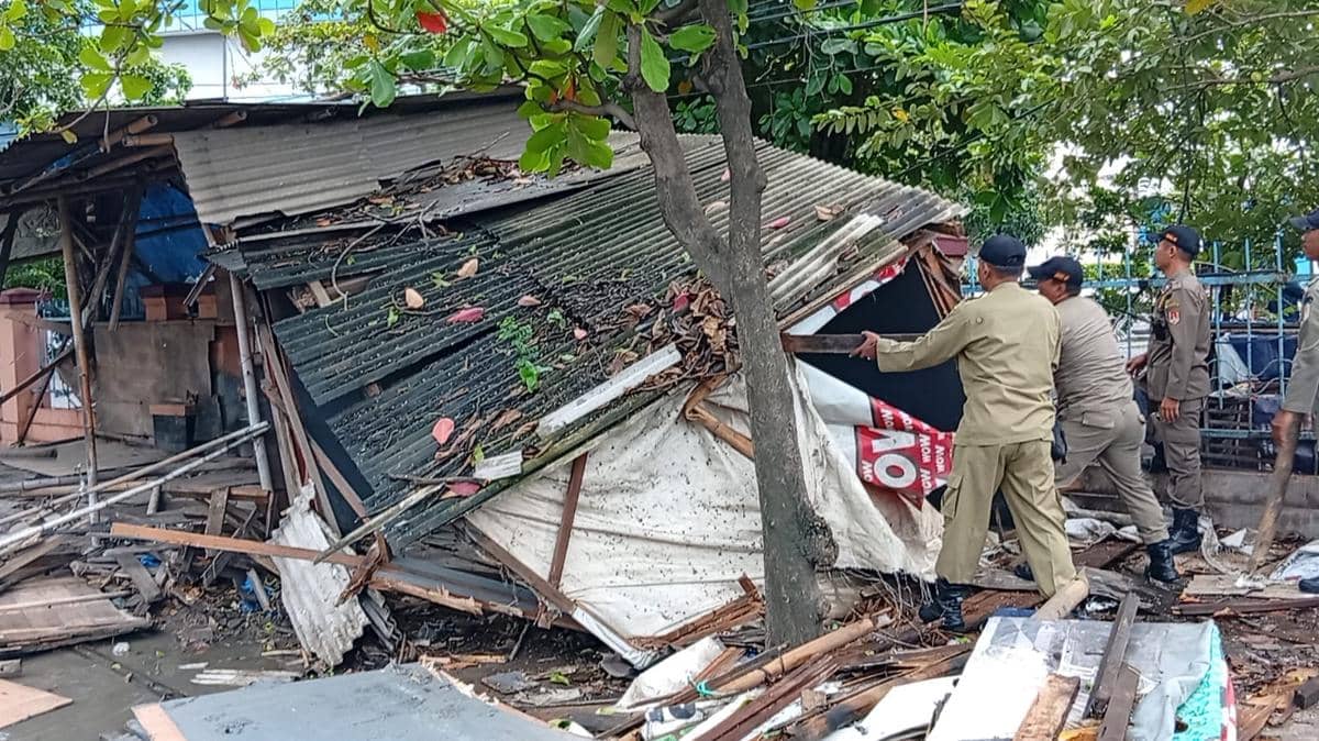 Lapak PKL, drainase, satpol pp