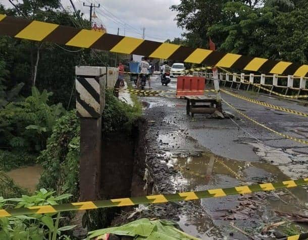 Akses Rangkasbitung–Lebak Selatan Terancam, Jembatan Tambakbaya Rusak (Dok. IDN Times/Nda)