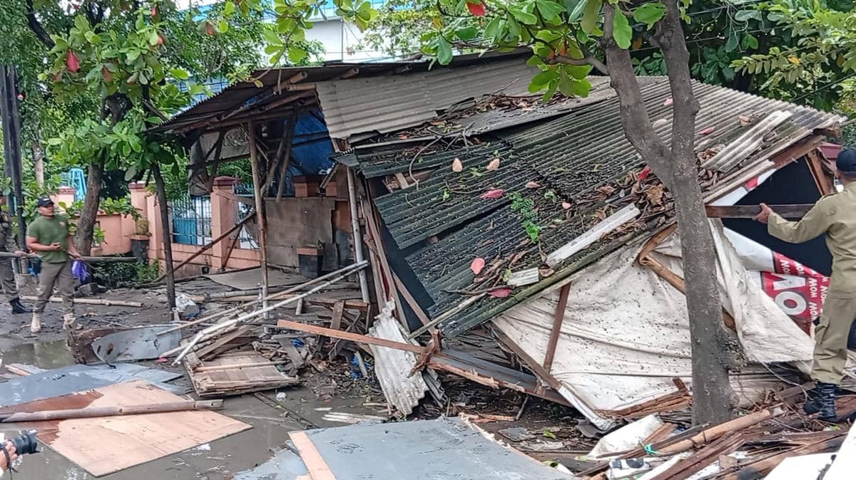 Lapak PKL, drainase, satpol pp