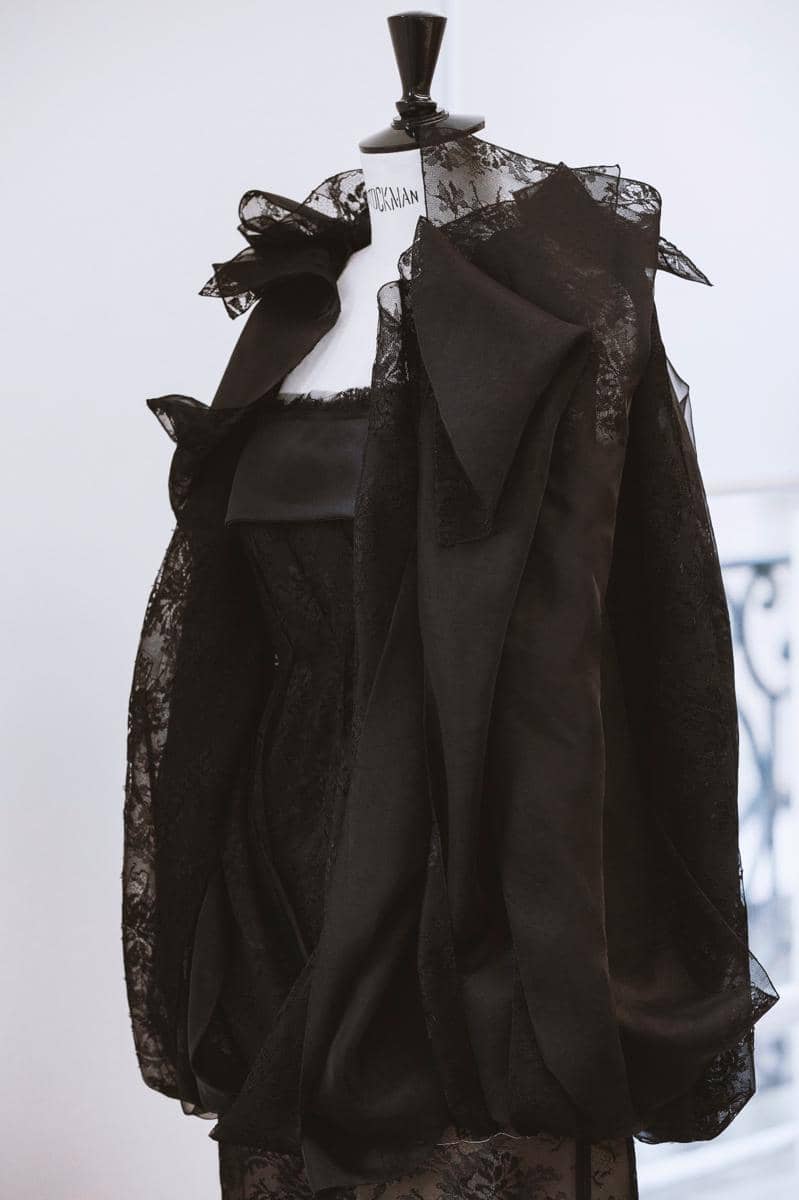 Gaun Dior Bergaya Old Hollywood yang dipakai EJAE di Golden Globes 2026 (dok. Nandy mahi (Christian Dior))