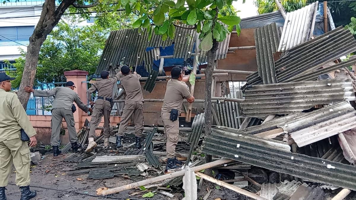 Lapak PKL, drainase, satpol pp