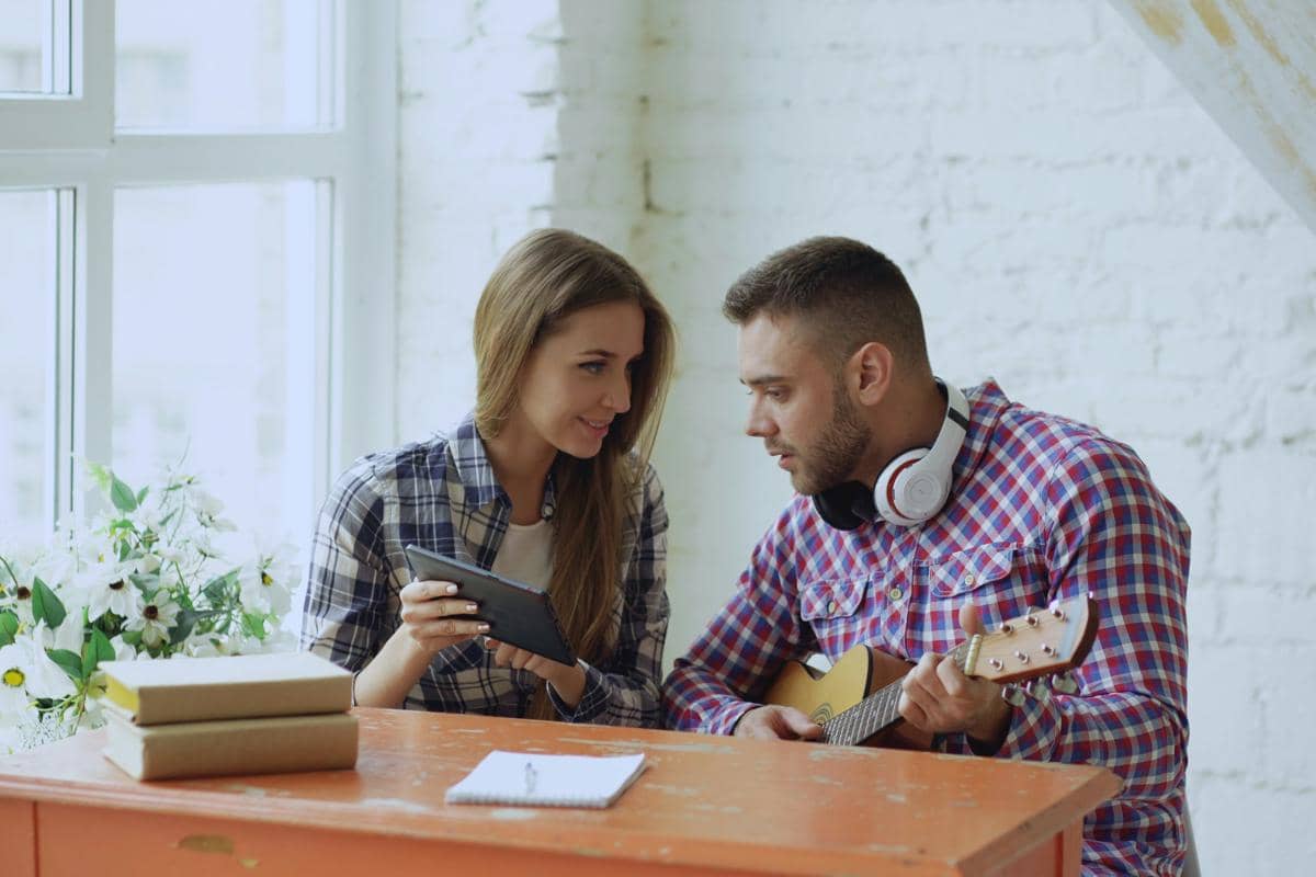 ilustrasi pria dan wanita