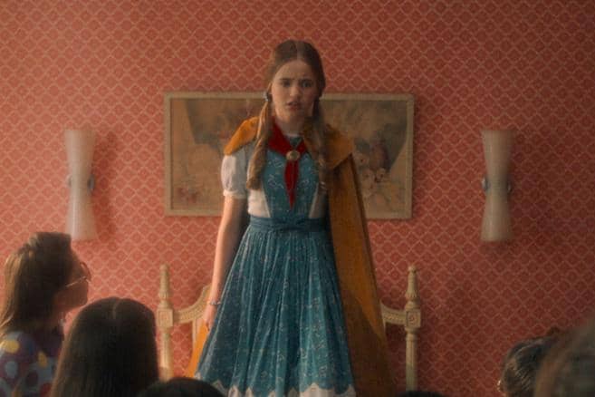 Holly mengungkapkan identitas Mr. Whatsit.