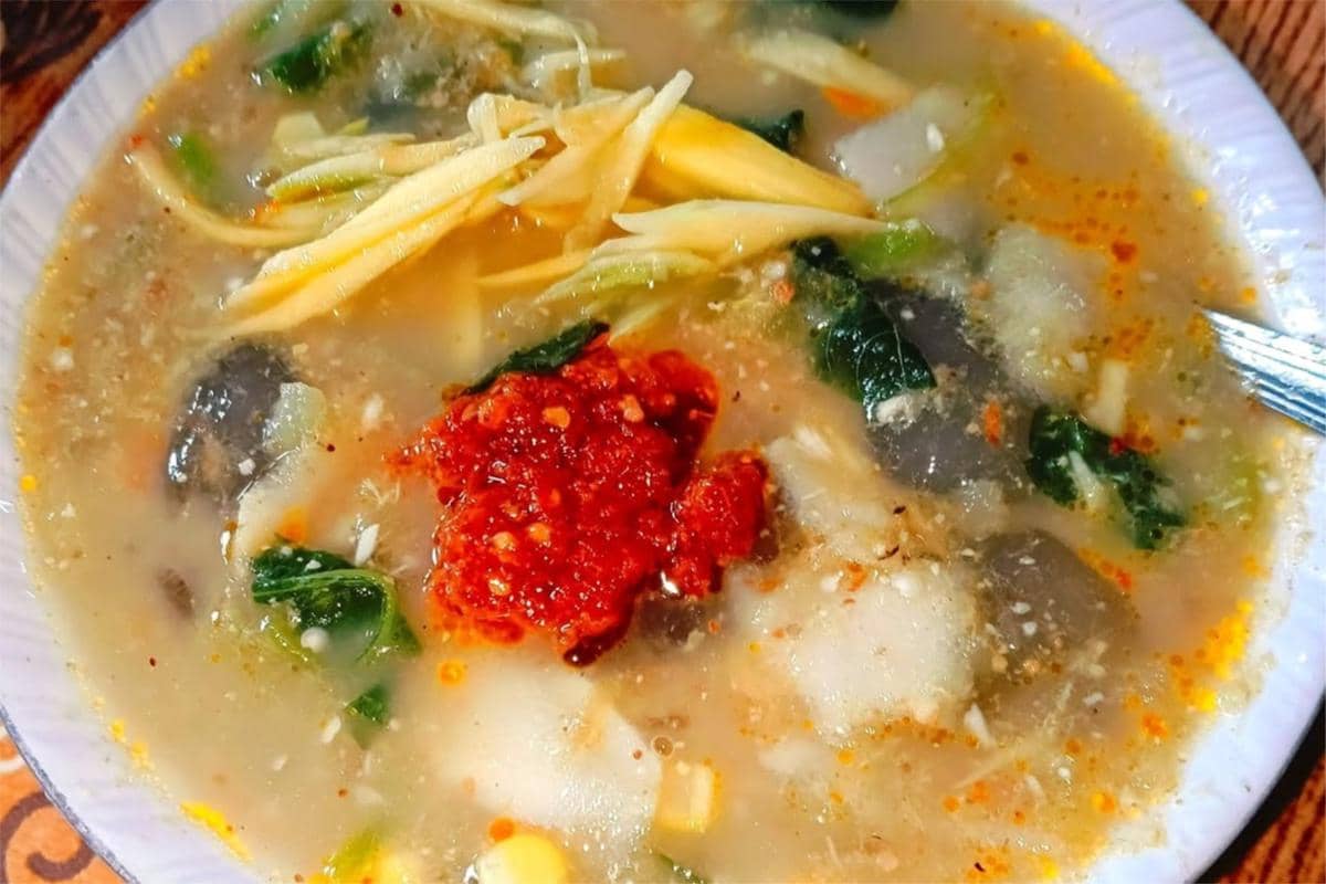 Olahan sagu kapurung makanan khas Sulawesi Selatan