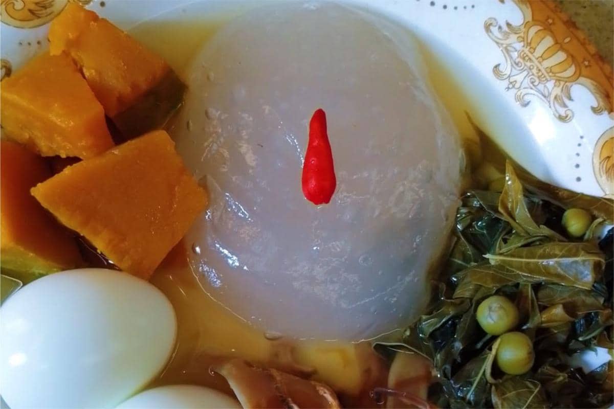 Olahan sagu sinonggi makanan khas Sulawesi Tenggara