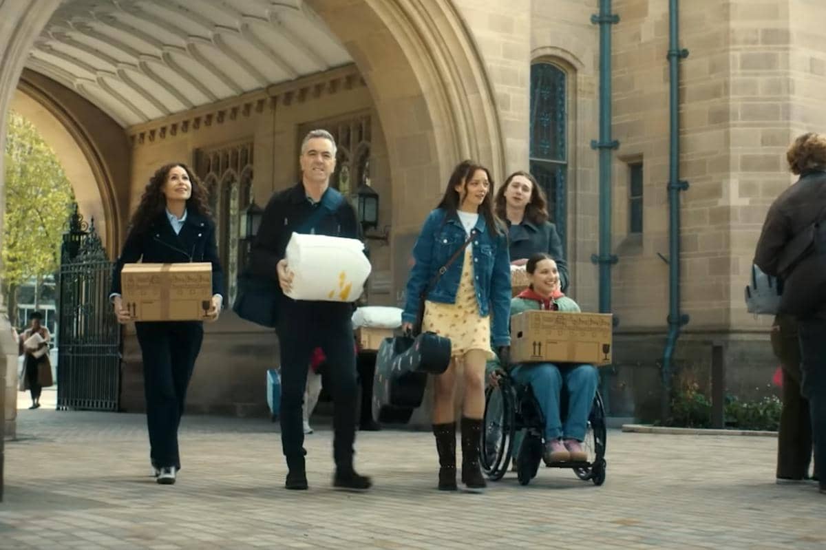 cuplikan serial Run Away