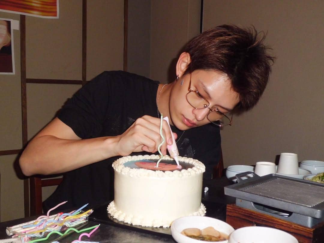 potret ulang tahun Seonghyeon CORTIS