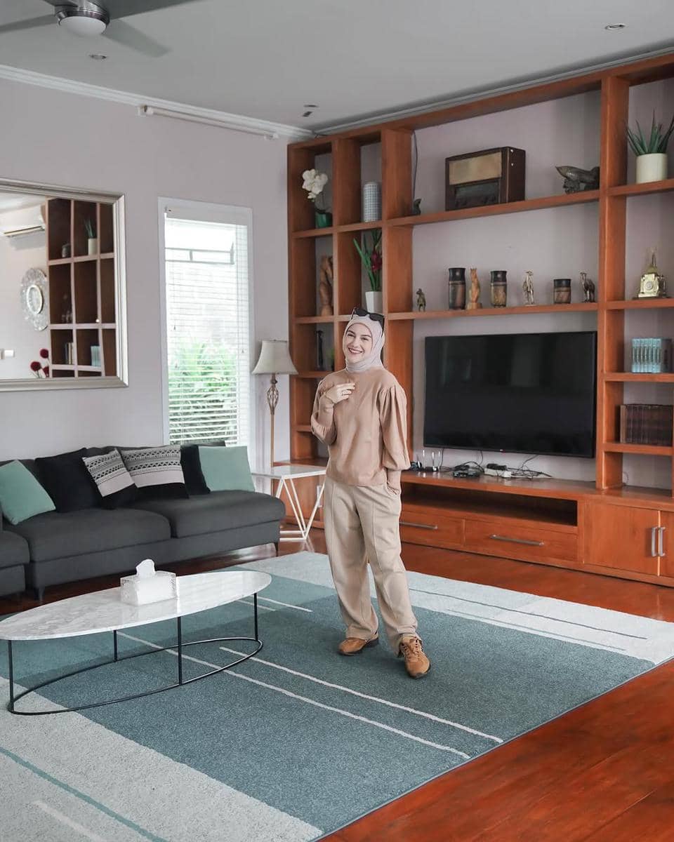 outfit hijab nuansa earth tone ala Irish Bella