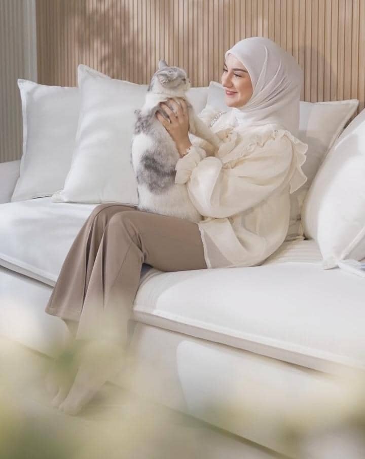 outfit hijab nuansa earth tone ala Irish Bella