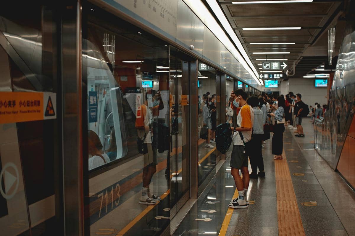 ilustrasi stasiun metro di China