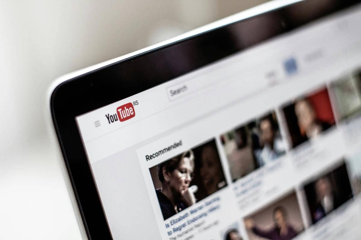 Ilustrasi Halaman Aplikasi YouTube.