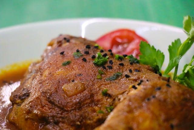 ilustrasi cara memanjangkan kumis dengan cepat 