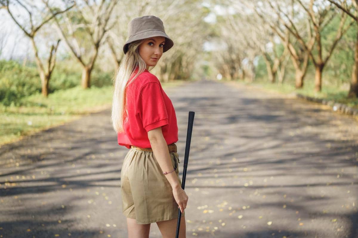 ilustrasi perempuan kuat dan mandiri