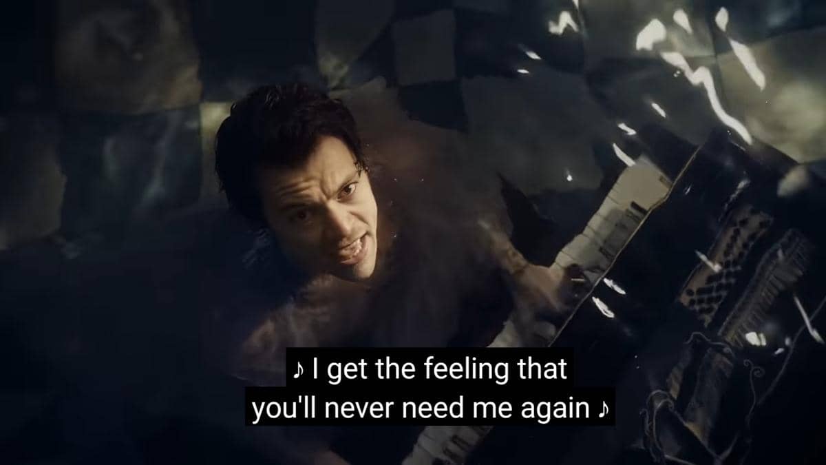 cuplikan video "Falling" 