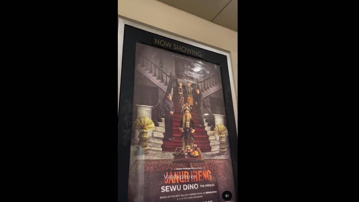 Penampakan poster film Janur Ireng