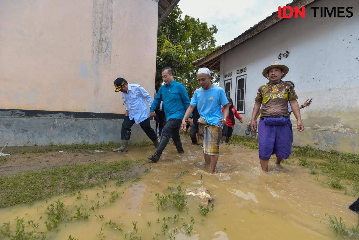 Gubernur NTB Lalu Muhamad Iqbal bersama Bupati Lobar Lalu Ahmad Zaini. 