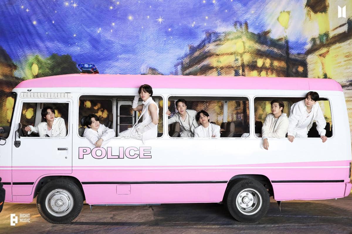 potret member BTS di PERMISSION TO DANCE ON STAGE