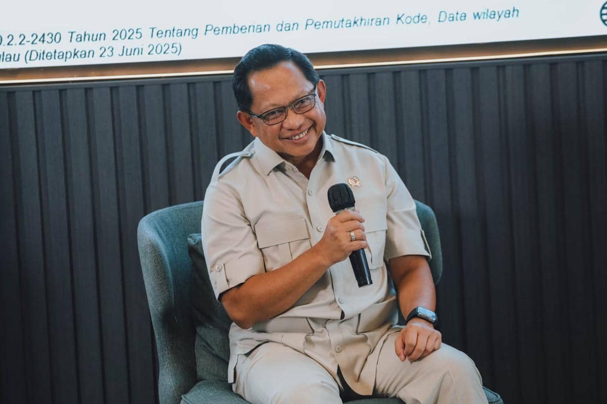 Menteri Dalam Negeri (Mendagri), Tito Karnavian, hadir sebagai pembicara dalam acara Semangat Awal Tahun (SAT) 2026 By IDN Times yang digelar di kantor IDN HQ, Jakarta, Rabu (14/1/2026) (IDN Times/Herka)