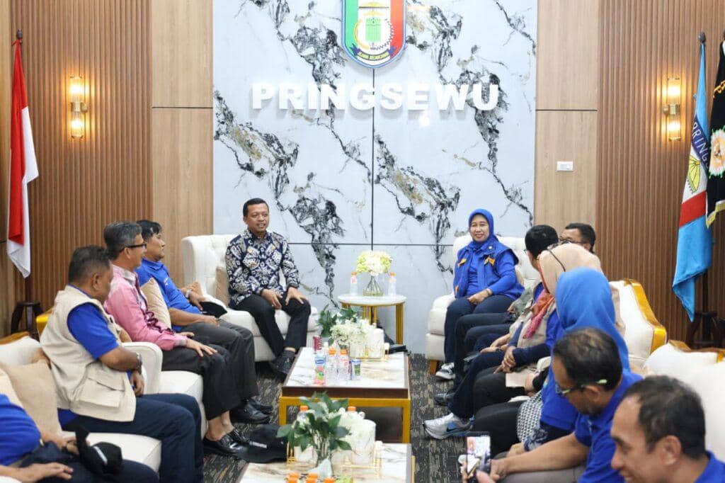 Universitas Lampung (Unila) secara resmi menyerahkan 130 mahasiswa Kuliah Kerja Nyata (KKN) Tematik kepada Pemerintah Kabupaten Pringsewu di Kantor Pemerintah Daerah Kabupaten Pringsewu