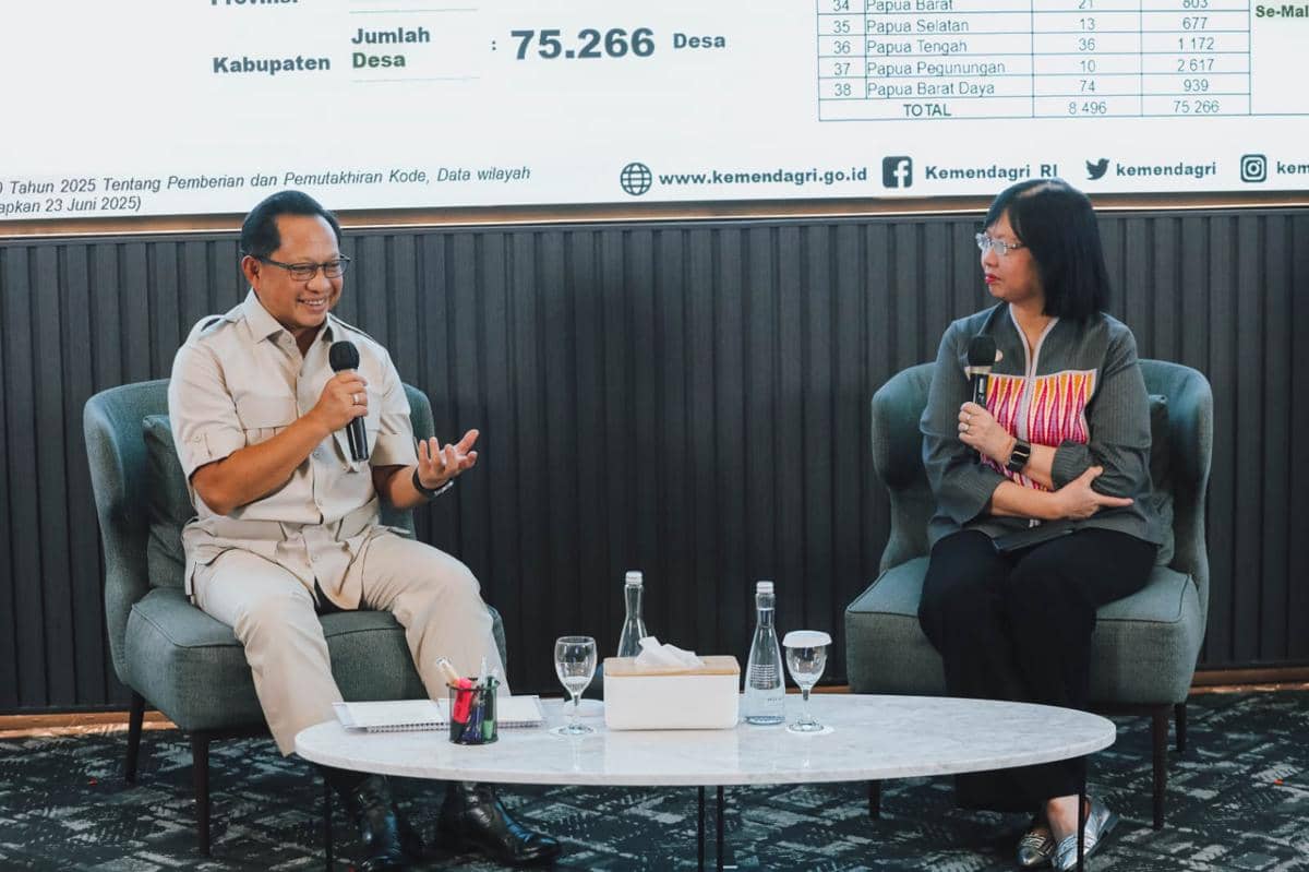 Menteri Dalam Negeri (Mendagri), Tito Karnavian, hadir sebagai pembicara dalam acara Semangat Awal Tahun (SAT) 2026 By IDN Times yang digelar di kantor IDN HQ, Jakarta, Rabu (14/1/2026) (IDN Times/Herka)