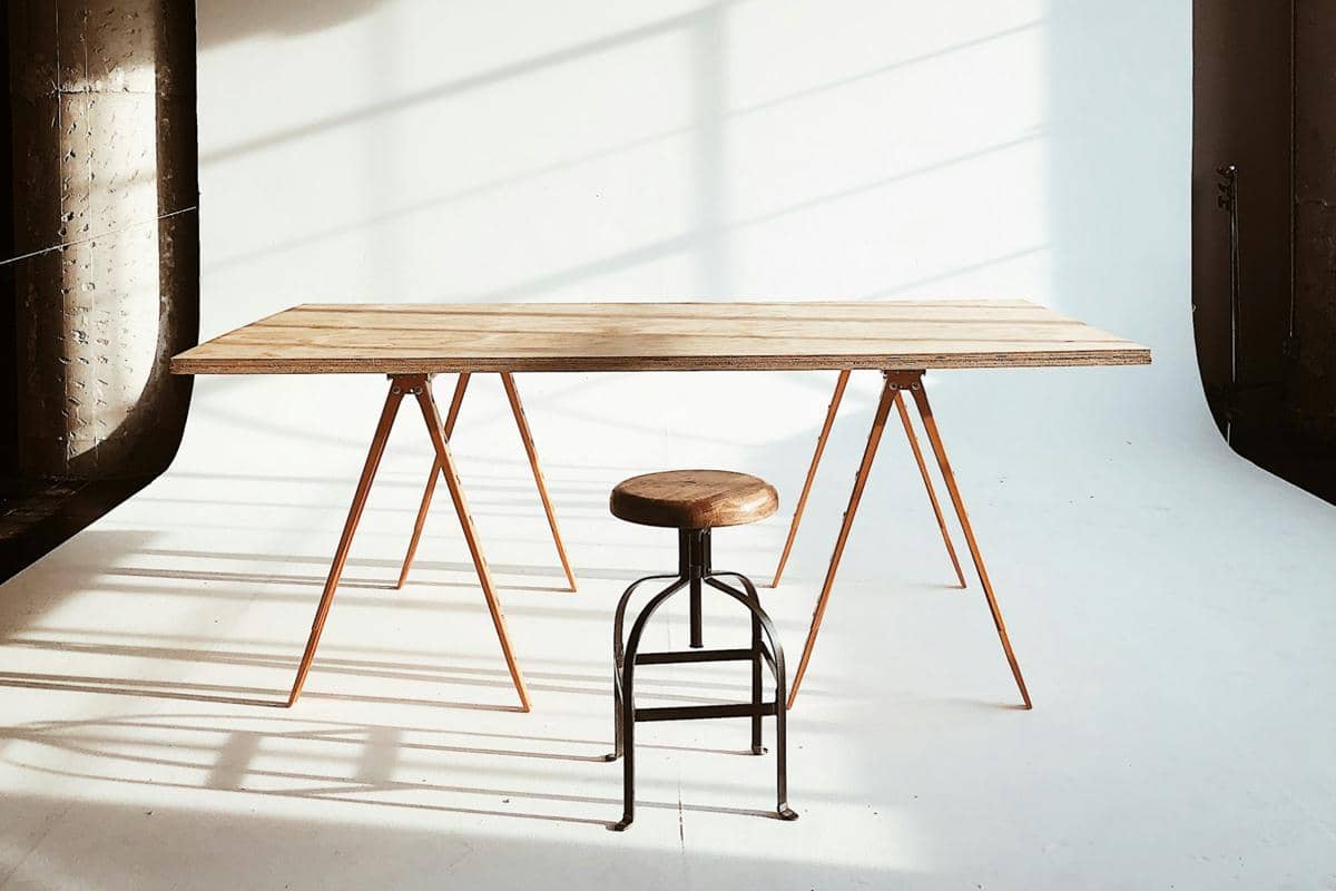 ilustrasi meja dan tempat duduk