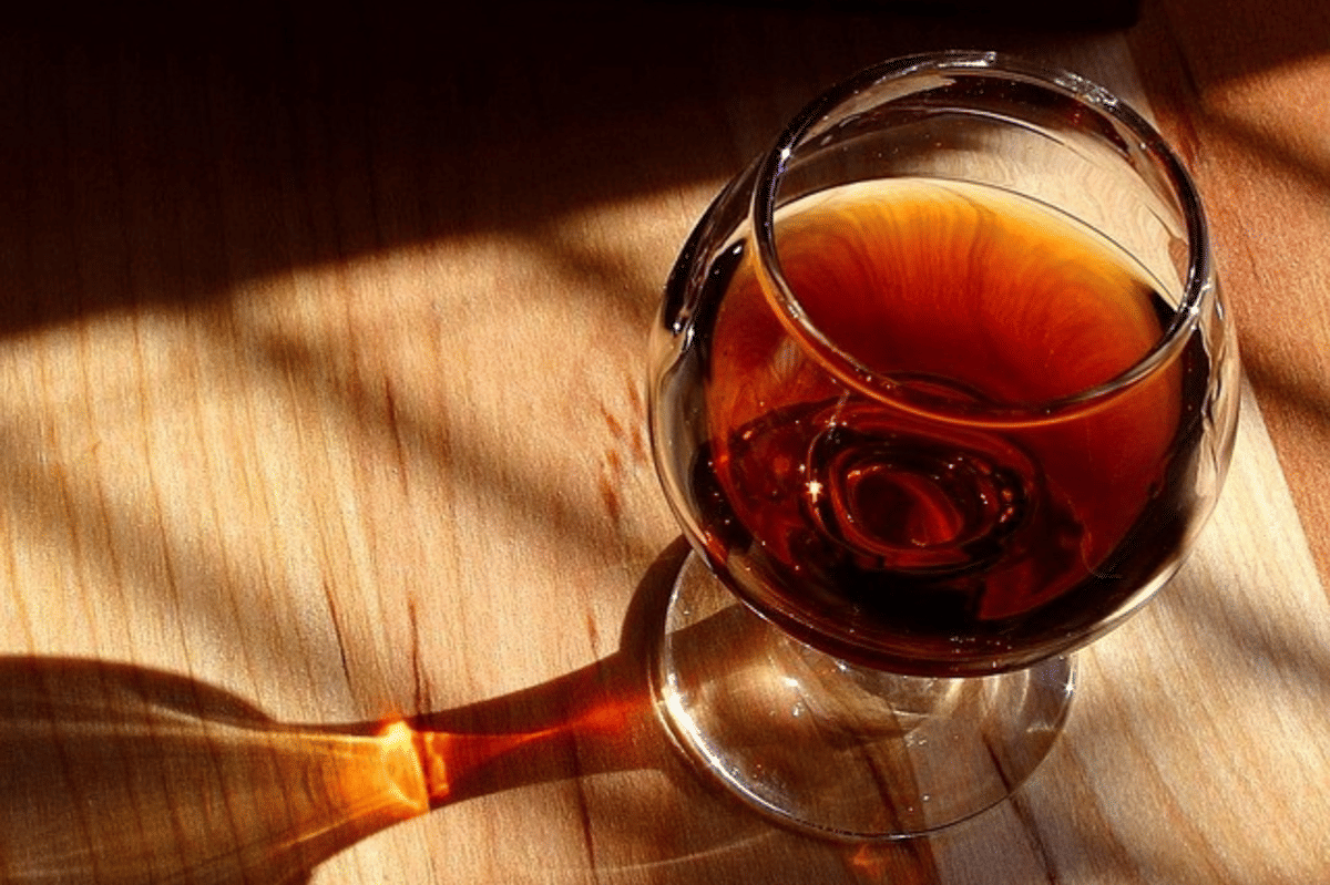 ilustrasi minuman brendi