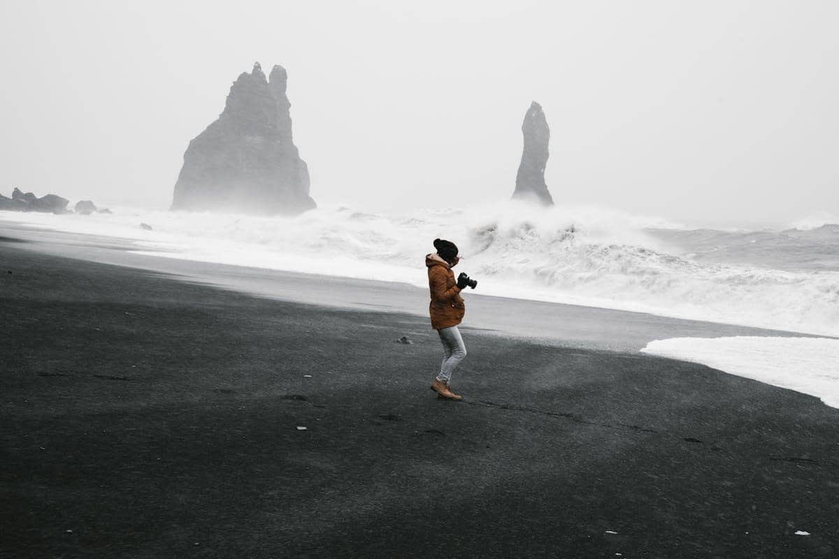 ilustrasi wisata musim hujan